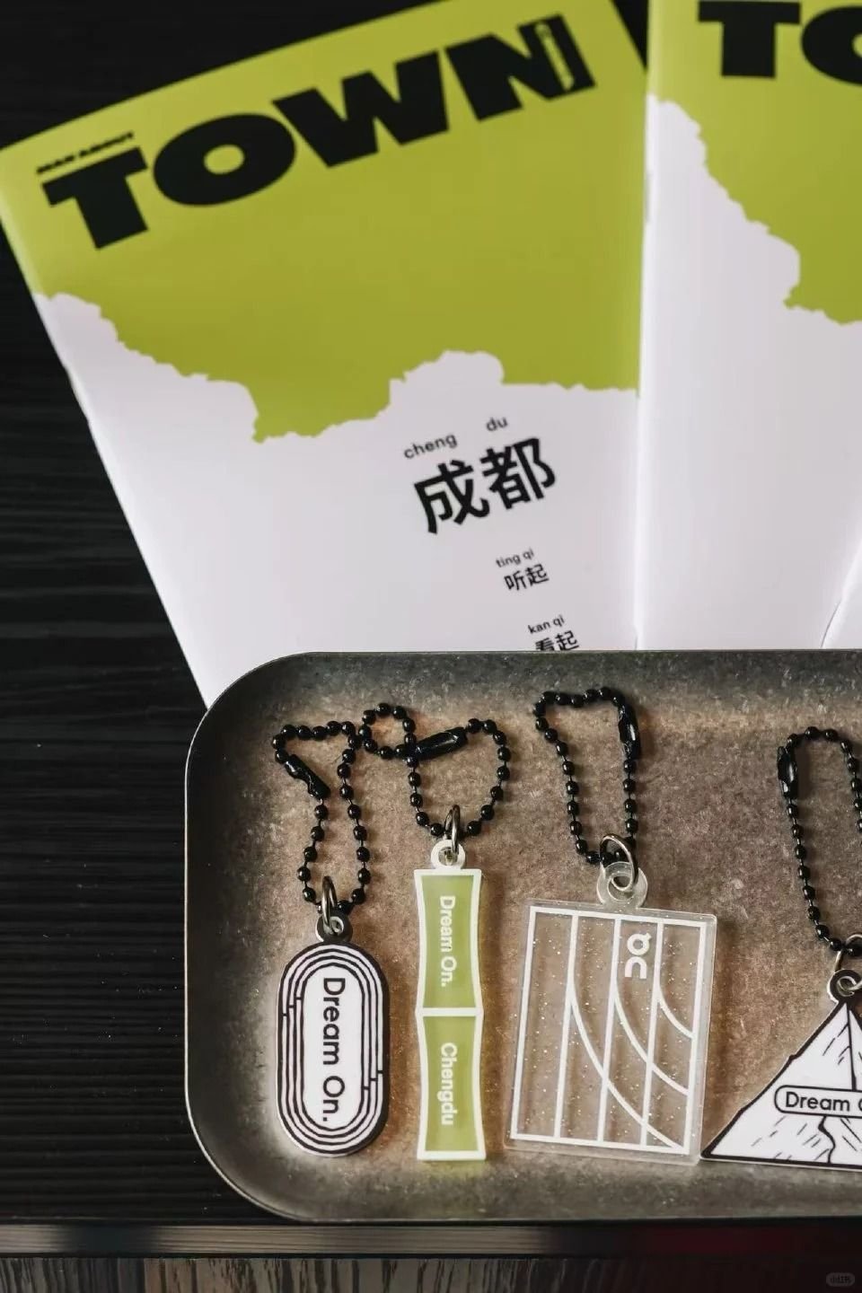 %E6%89%8E%E8%B5%B7%EF%BC%8C%E8%B7%91%E8%B5%B7%EF%BC%81On%E6%98%82%E8%B7%91%E4%B8%AD%E5%9B%BD%E9%A6%96%E5%AE%B6%E6%97%97%E8%88%B0%E5%BA%97%E8%90%BD%E5%9C%B0%E6%88%90%E9%83%BD%F0%9F%8E%89_1_Man%20About%20Town_%E6%9D%A5%E8%87%AA%E5%B0%8F%E7%BA%A2%E4%B9%A6%E7%BD%91%E9%A1%B5%E7%89%88